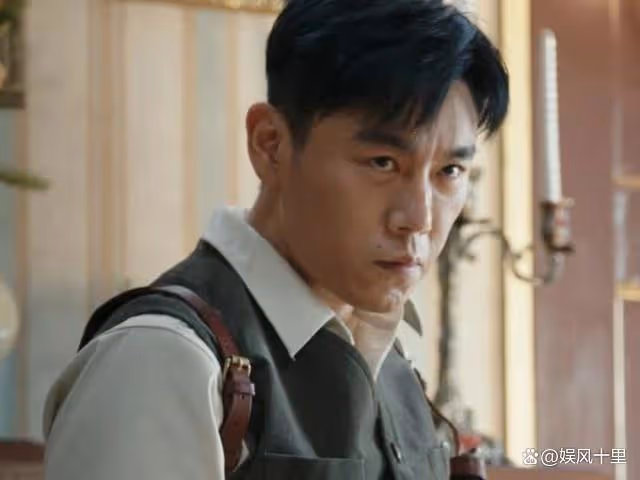 《哈爾濱1944》內鬼就藏在卓文身邊，看似不起眼，卻在扮豬吃老虎