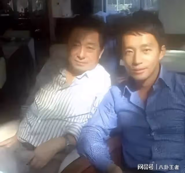 汪小菲爸爸赴台，提親還是看孫子孫女？張蘭開懷大笑，真是去提親