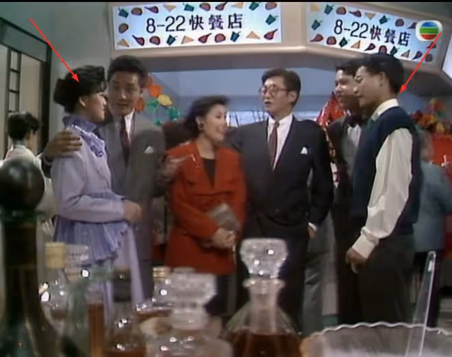 52歲女星懶理舊愛郭晉安離婚！赴內地大曬美腿！與老公婚後極恩愛