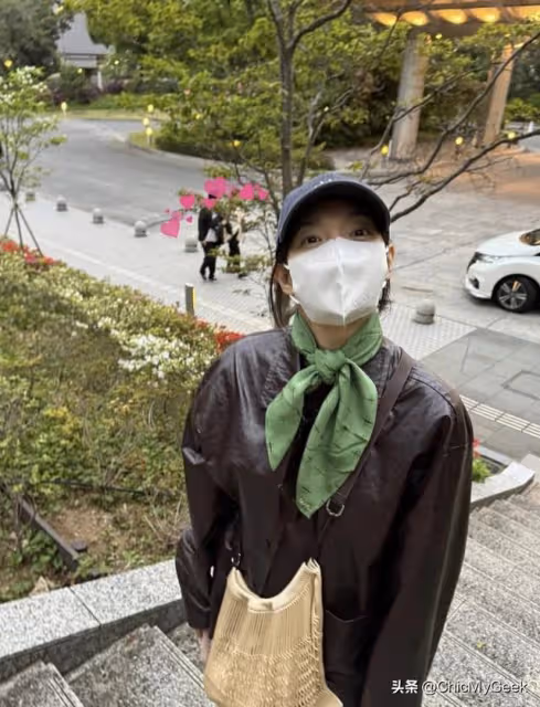 金宇彬、申敏兒又暗戳戳秀恩愛!穿情侶裝隔空互拍上演韓劇情節