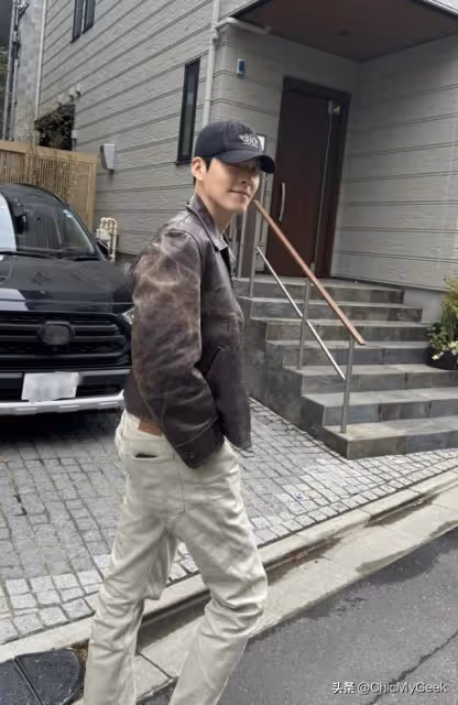 金宇彬、申敏兒又暗戳戳秀恩愛!穿情侶裝隔空互拍上演韓劇情節