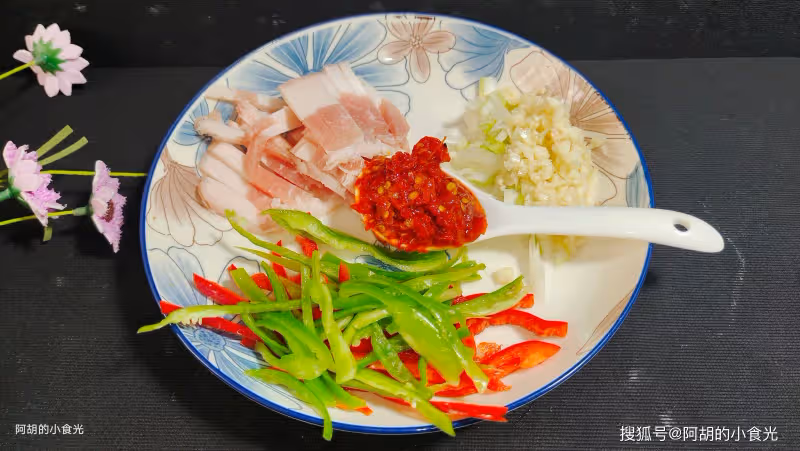豆腐遇到它，才知道什麼是絕配！花幾塊錢能炒一盤，吃出脆嫩、吃出好胃口