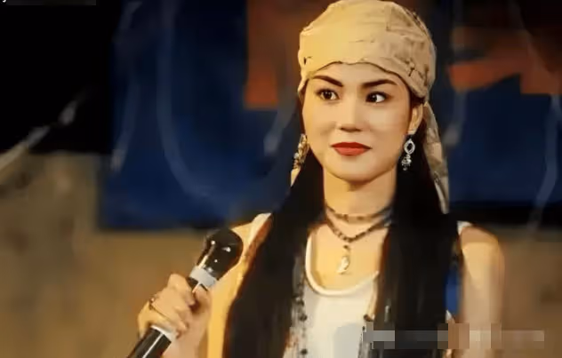 54歲王菲傳喜訊,與謝霆鋒喜結連理,全網恭喜:女人的好命,都寫在她身上