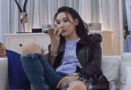 謝霆鋒給兒子通電話,仔細聽他對張柏芝的稱呼?太真實了
