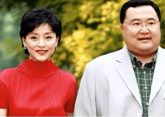 她是央視知名主持人,為百億富豪與丈夫凈身出戶,如今狀況如何?