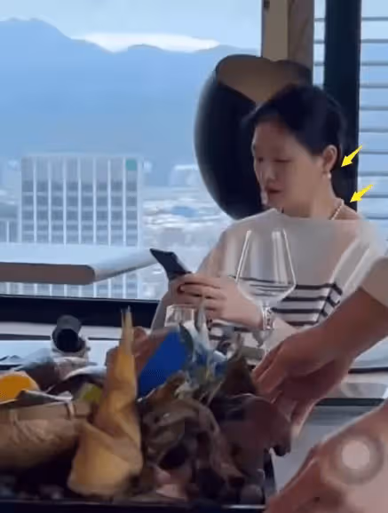 大S具俊曄設宴罕炫富,大S一身行頭20萬,具俊曄秀55萬綠水鬼!