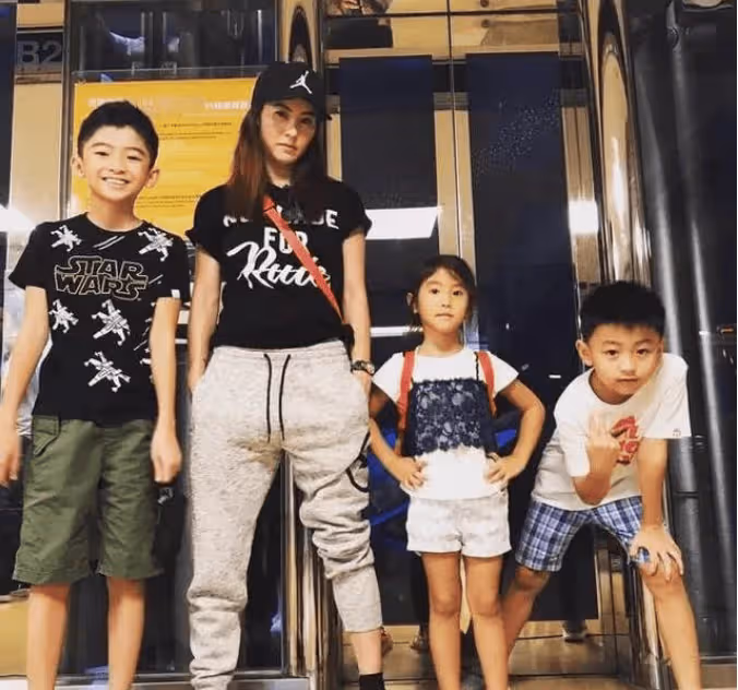 王菲被曝又懷孕了卻被公公拒之門外!張柏芝四字回應霸氣外露!