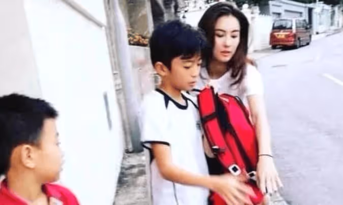 王菲被曝又懷孕了卻被公公拒之門外!張柏芝四字回應霸氣外露!
