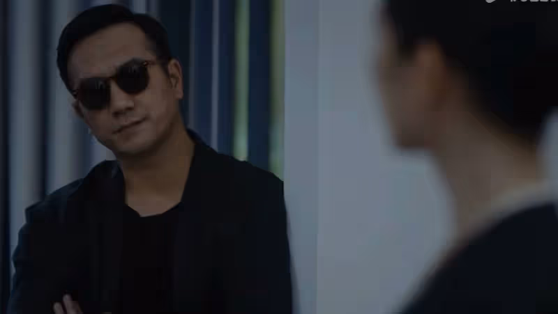 《新生》和《生活在別的我》各看3集,一個已棄,一個看上癮