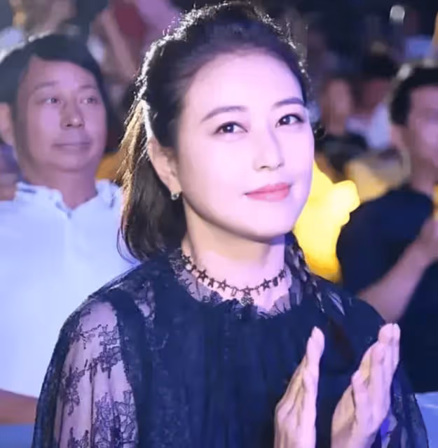 周海媚去世6個月,母親死守女兒宅邸,唯一願望在另一個世界,母女再次相見