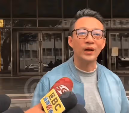 汪小菲爭取兒子撫養權繼承家產,大s不甘示弱,兩人矛盾一觸即發
