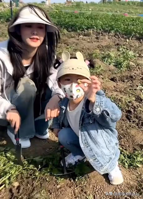 林峯老婆帶女兒挖土豆，3歲Luna心疼爸爸拍戲被打，小棉襖超暖心