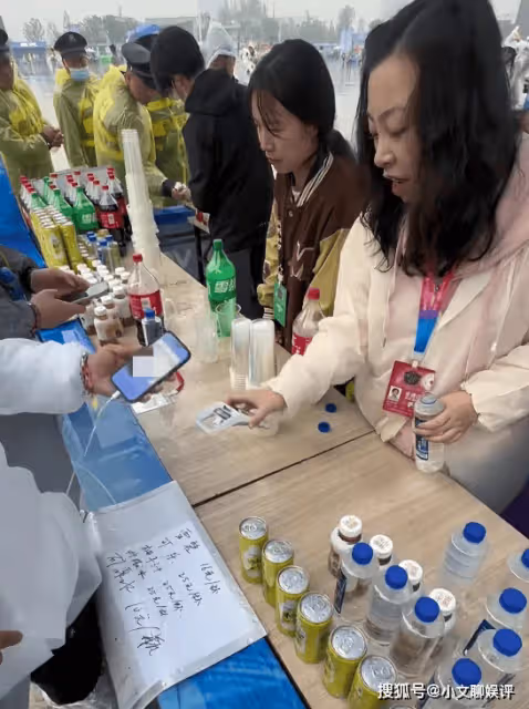 小楊哥回應電音節宰客風波!怒斥瀟湘晨報,電音節全網曝光52億次