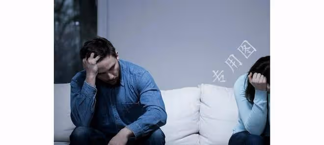 飯桌上商量婚事,男友讓未婚先孕的我去結帳,母親一巴掌把我打醒