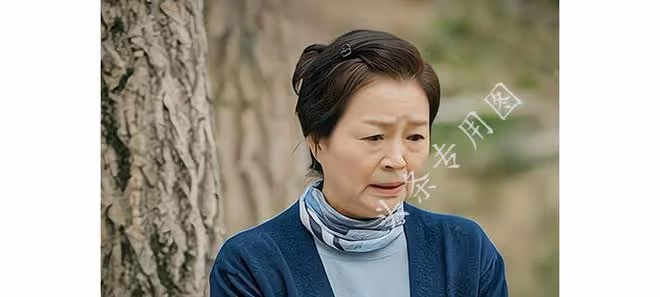 飯桌上商量婚事,男友讓未婚先孕的我去結帳,母親一巴掌把我打醒