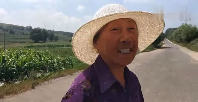 遠嫁30年,母親病重,盼著她回家過年,婆婆反對娘家不是你的家