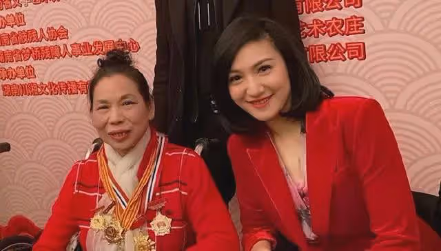美女主持人梁藝：5分鐘全身癱瘓，如今43歲仍未婚，餘生怎麼過？