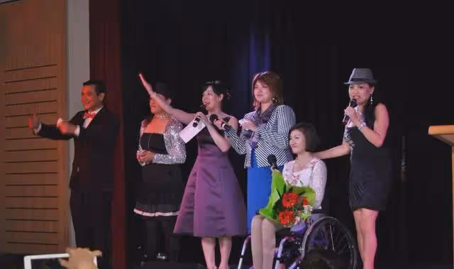 美女主持人梁藝:5分鐘全身癱瘓,如今43歲仍未婚,餘生怎麼過?
