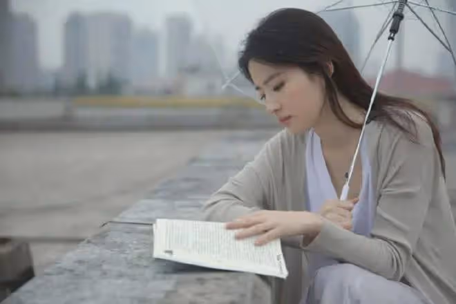 劉亦菲傘下之美,更加迷人
