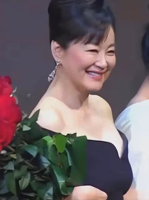 68歲林青霞驚艷亮相,再現女神風采