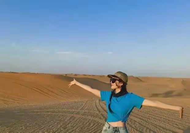 劉亦菲沙漠隨拍：神秘、幹練、優雅的完美結合！