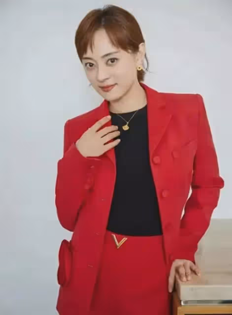 孫儷紅西裝短褲造型,驚艷四方!