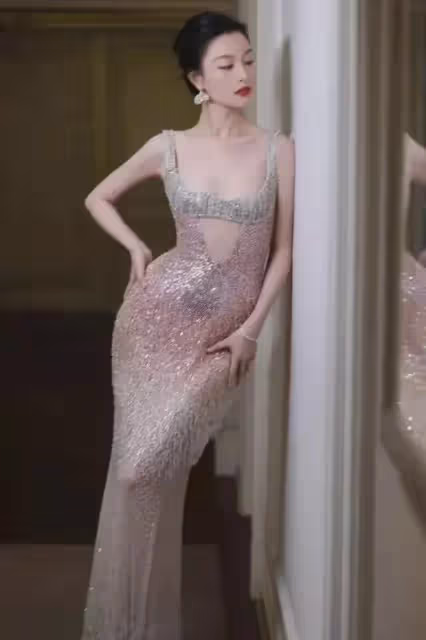 粉色漸變禮服,倪妮詮釋優雅女神范兒