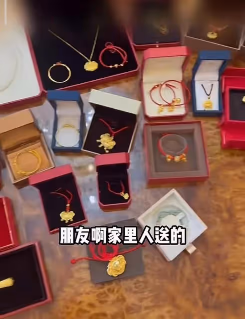 趙本山外孫近照曝光,4個月小皮兒胖嘟嘟超像舅舅,神態隨姥爺
