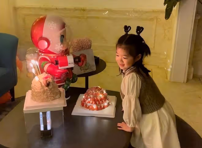 章子怡離婚後首曬女兒,8歲醒醒長大了,母女穿古裝跳舞好有愛