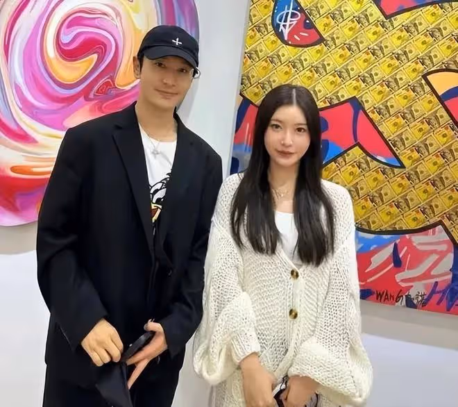 葉珂澄清與黃曉明關係!再次回復網友:不要再亂猜測了,不是小三