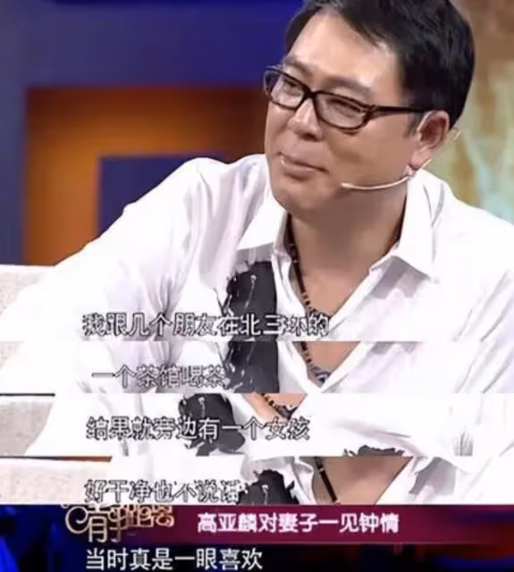 《家有兒女》夏東海劈腿,三任女友年輕貌美,52歲的他仍不知足