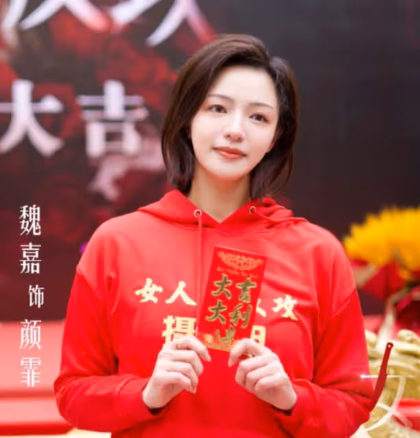 《家有兒女》夏東海劈腿,三任女友年輕貌美,52歲的他仍不知足