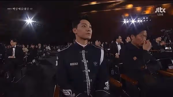 李到晛、林智妍百想台下被拍「親密互動」 粉絲嗨炸:看得好心動
