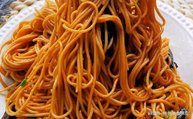 麵條絕絕子的簡單吃法,搭配蔥油拌一拌,解饞飽腹,風味嘎嘎好