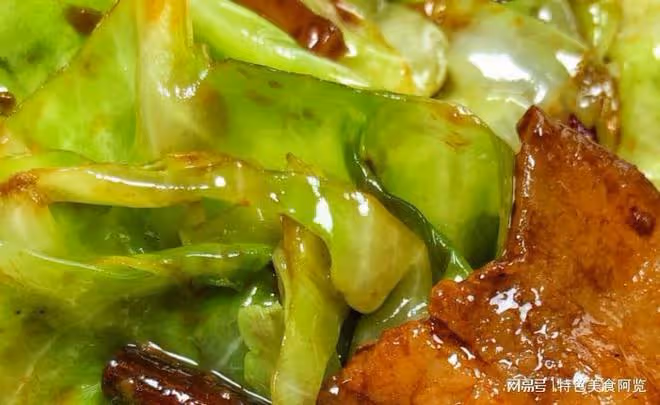手殘黨福音,深扒干鍋包菜的簡單做法,葷素脆鮮,味美下飯又營養