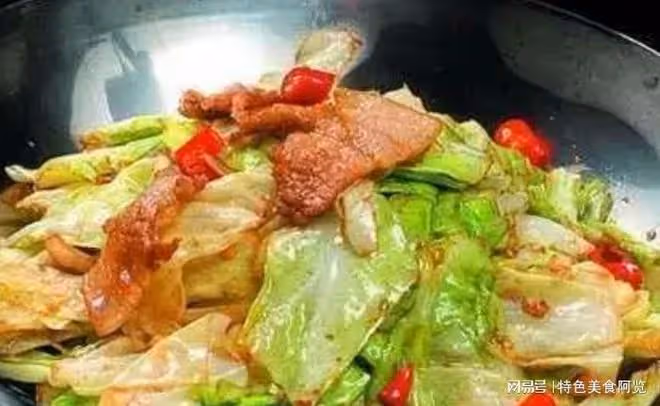 手殘黨福音,深扒干鍋包菜的簡單做法,葷素脆鮮,味美下飯又營養