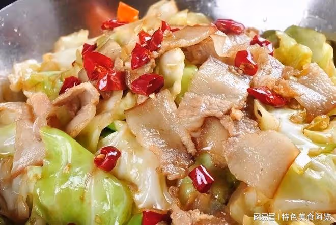 手殘黨福音,深扒干鍋包菜的簡單做法,葷素脆鮮,味美下飯又營養
