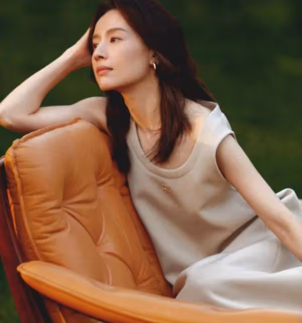 母子麼?董潔兒子首登封面!15歲高級臉帥炸,母子同框像拍偶像劇