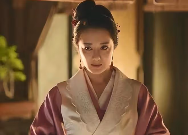 曾是古裝第一美人,被狗咬後瘋狂整容,只能演繹惡毒女配