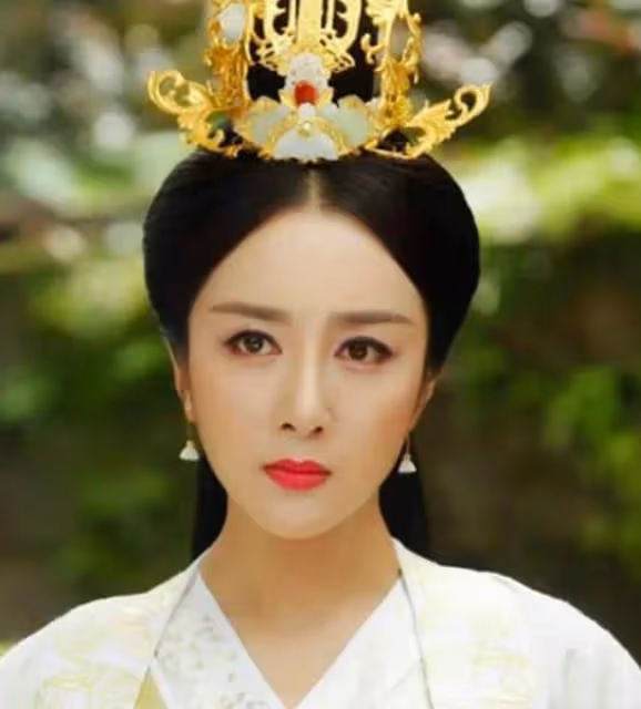 曾是古裝第一美人,被狗咬後瘋狂整容,只能演繹惡毒女配