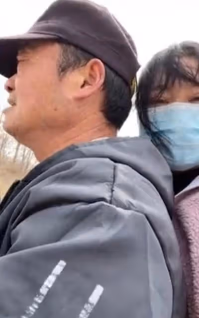 女婿送高價煙岳父捨不得抽,偷偷轉賣被女兒發現後,反應讓人心疼