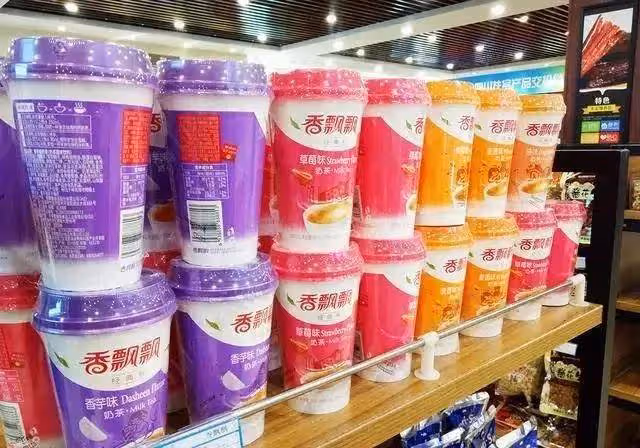 抹黑香飄飄的十大罪狀:把勇敢的中國女孩描述成小丑