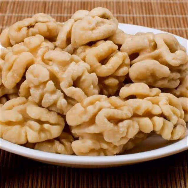 已經到吃青皮核桃的季節,皮不好去怎麼辦?快來學幾招,很好去皮