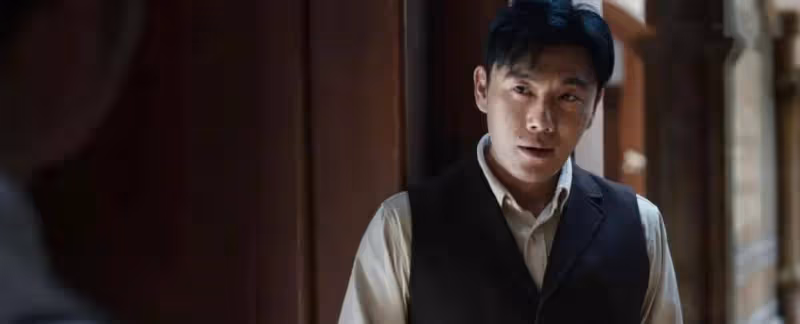 《哈爾濱1944》:關雪被姨夫侵犯真相被撕開,潘越一句話送命,太蠢