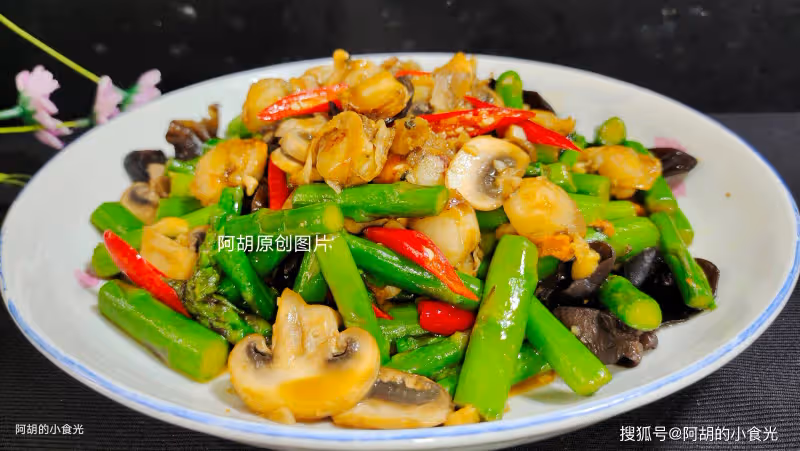 明明是富硒菜王,有的人還不知怎麼吃!隨意搭配炒一盤,一口脆嫩、滿口好營養