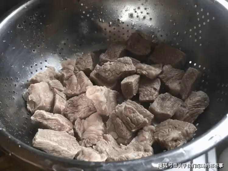 燉牛肉:牢記「3放2不放」,牛肉軟爛入味不塞牙,關鍵不腥也不柴