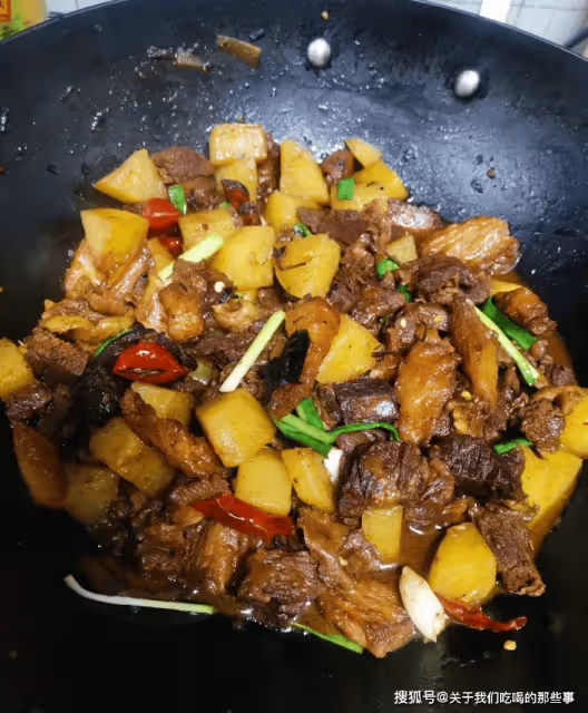 燉牛肉:牢記「3放2不放」,牛肉軟爛入味不塞牙,關鍵不腥也不柴