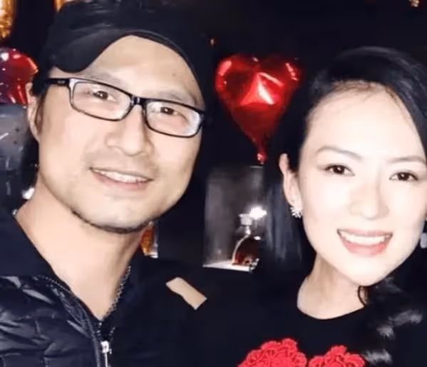 劉嘉玲問章子怡：現在遇到汪峰如何打招呼？章子怡回答：總不能裝作沒看到吧！