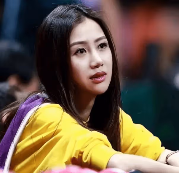 汪峰攜女友陳露亮相,美麗不輸前任,章子怡:別拿嫩模和我相比!