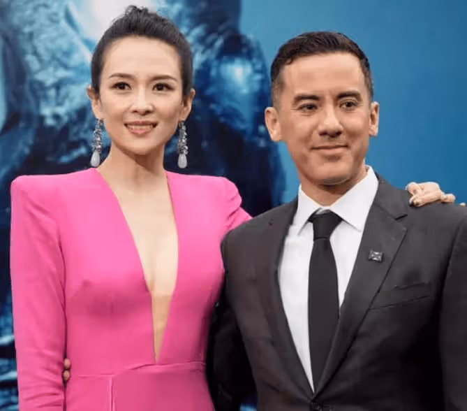 章子怡離婚尚不足一年,就已名花有主,前夫汪峰豪賭負債求助無望